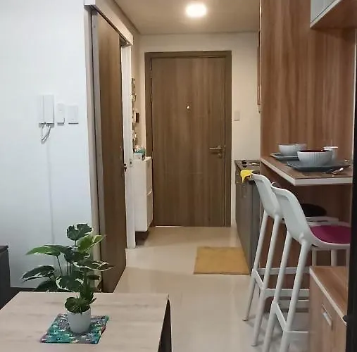Cozy 1br With Netflix & Balcony Pool View *