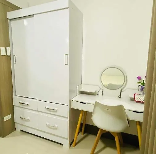 Cozy 1br With Netflix & Balcony Pool View Manila