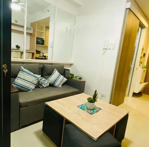 Apartment Cozy 1br With Netflix & Balcony Pool View